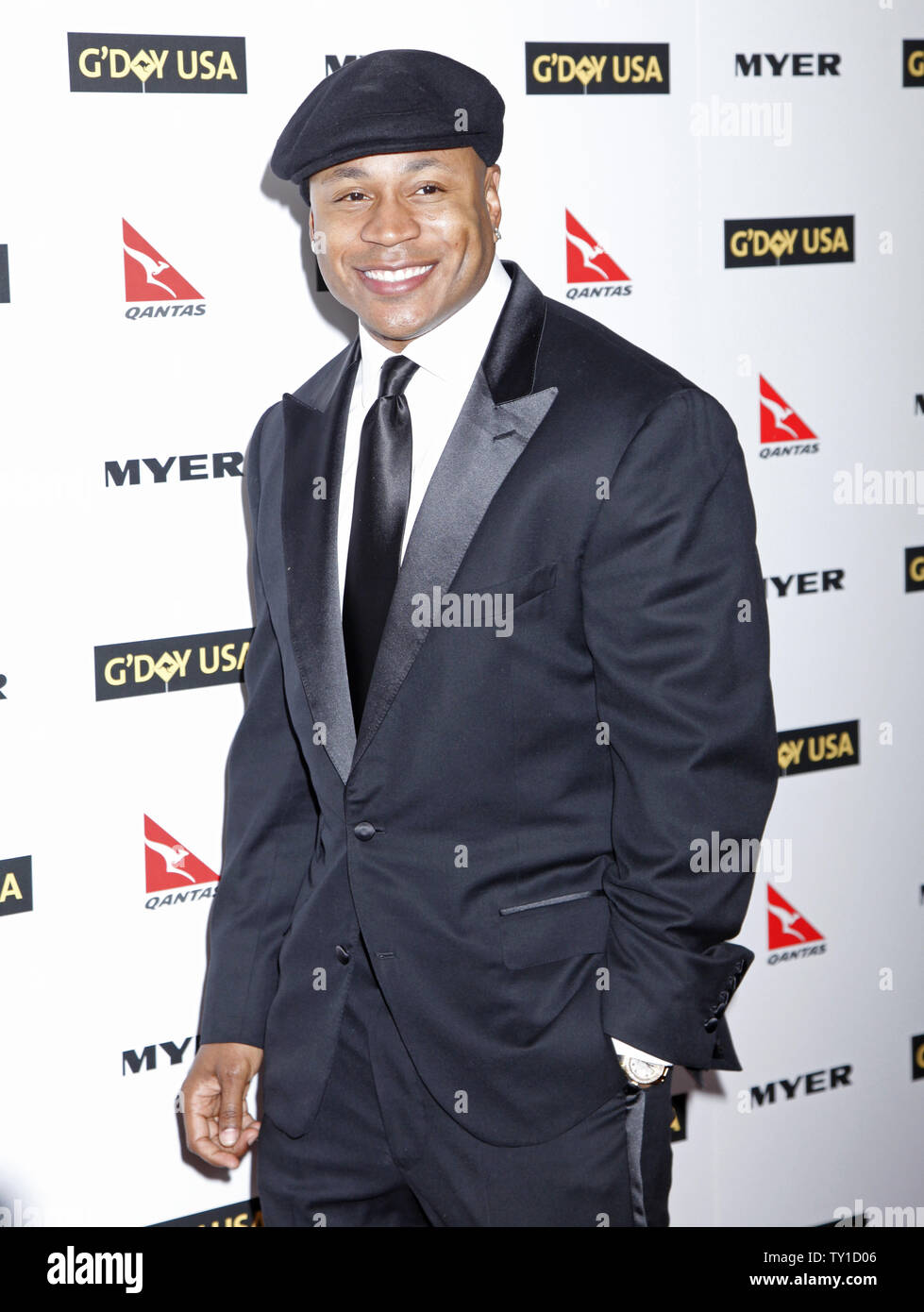 Ll Cool J Arrives On The Red Carpet At The G Day Usa 2010 Los