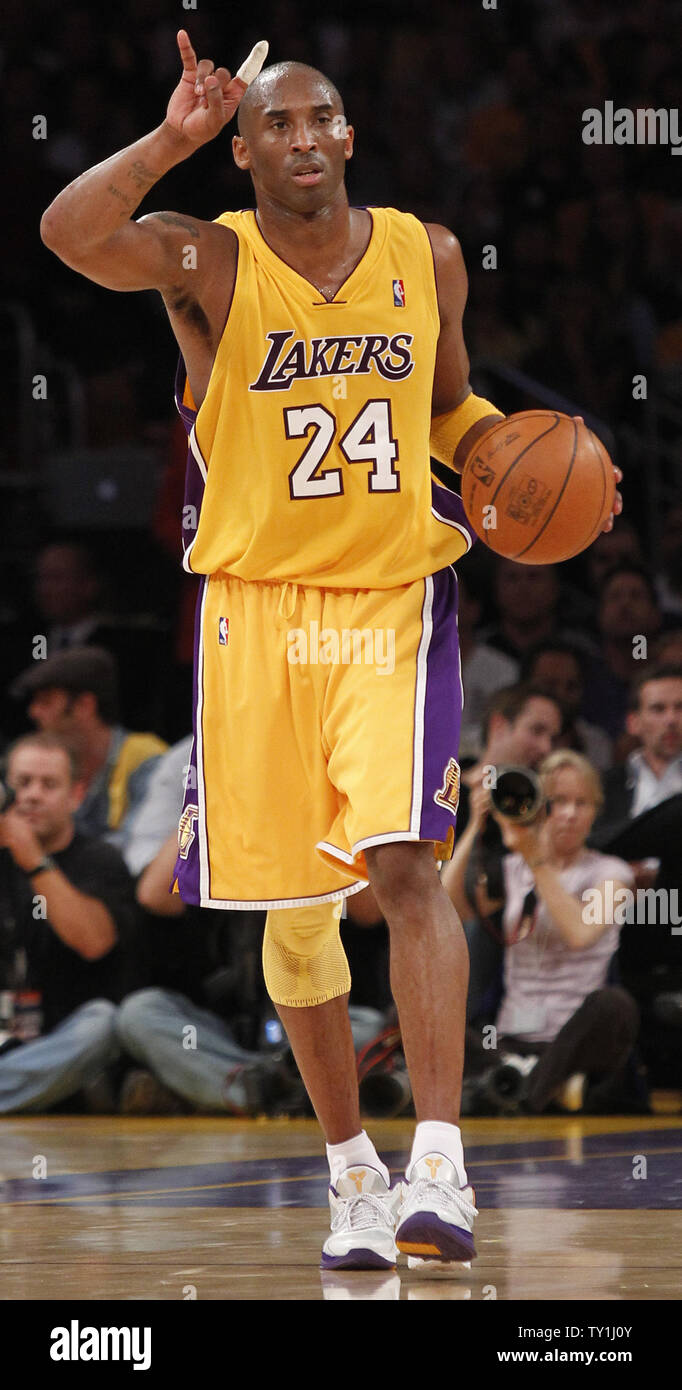 Los Angeles Lakers guard Kobe Bryant brings the ball up court against the Phoenix Suns  during the second half of Game 5 of their Western Conference Final series at Staples Center in Los Angeles on May 27, 2010. The Lakers defeated the Suns 103-101. UPI Photo/Lori Shepler Stock Photo