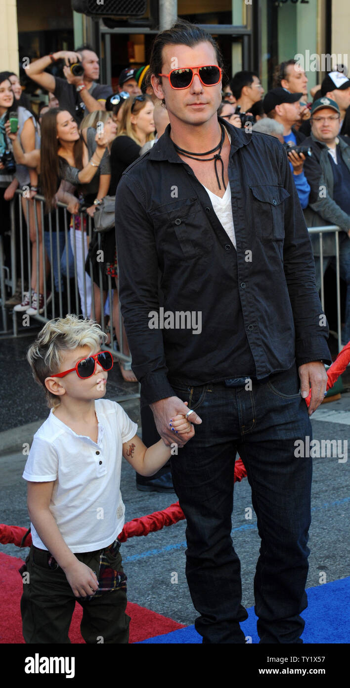 Musician Gavin Rossdale attends the premiere of the animated 3D comedy motion picture 'Gnomeo & Juliet', with his son Kingston (L), at the El Capitan Theatre in the Hollywood section of Los Angeles on January 23, 2011.  UPI/Jim Ruymen Stock Photo