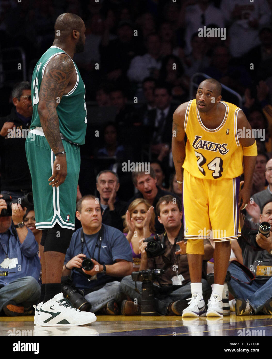 Kobe bryant and shaquille oneal hi-res stock photography and