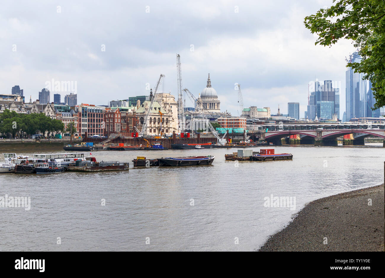 Blackfriars Bridge Foreshore development on the River Thames for the ...