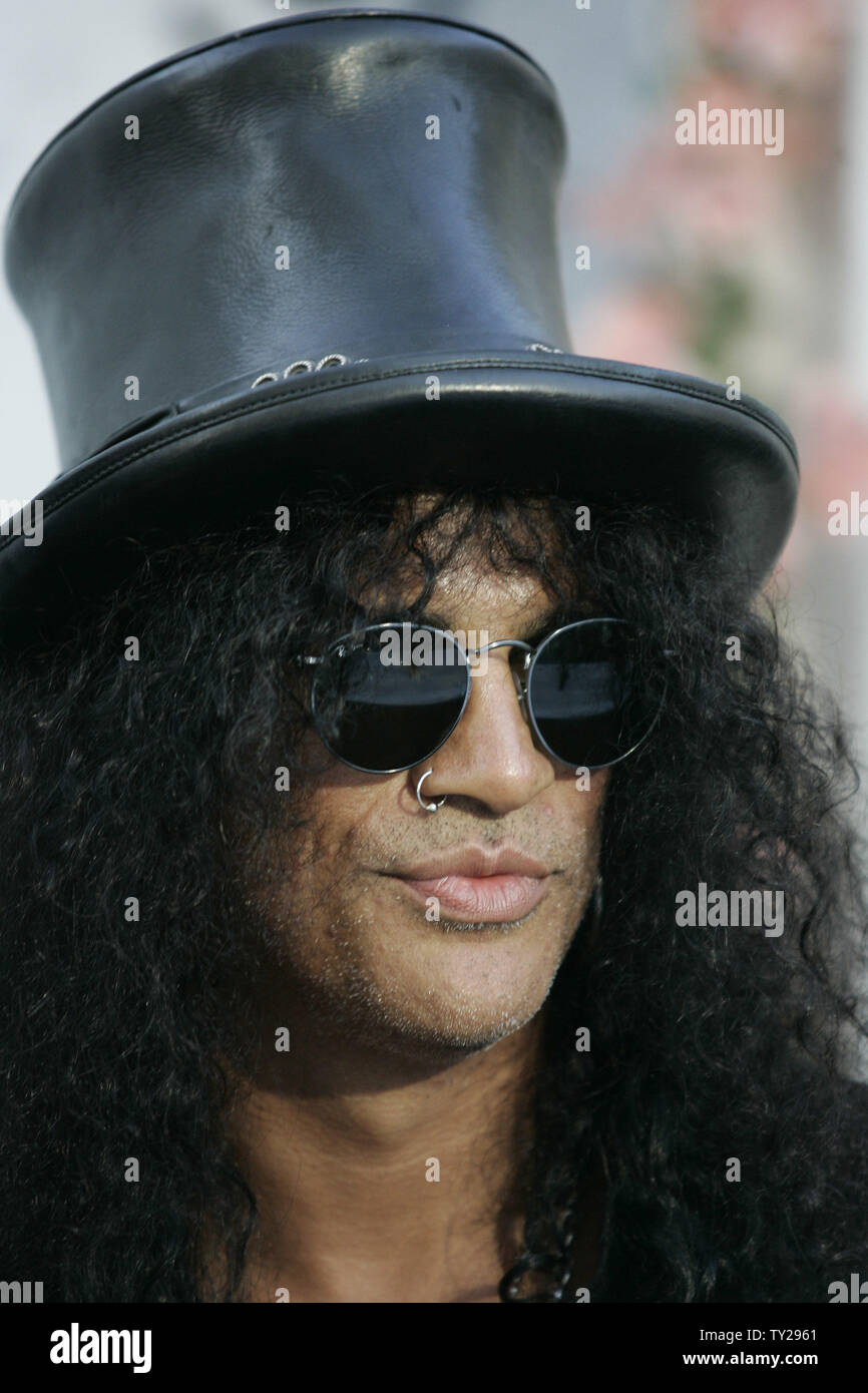 Slash nose piercing sale