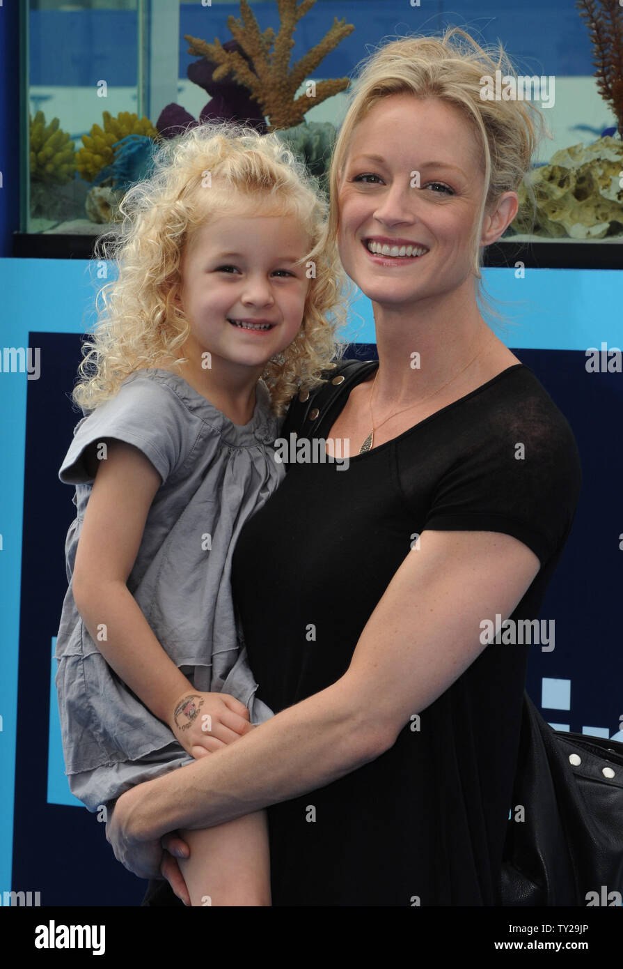 Actress Teri Polo and her daughter Bayley attend the premiere of the motion  picture family drama "Dolphin Tale", in Los Angeles on September 17, 2011.  UPI/Jim Ruymen Stock Photo - Alamy
