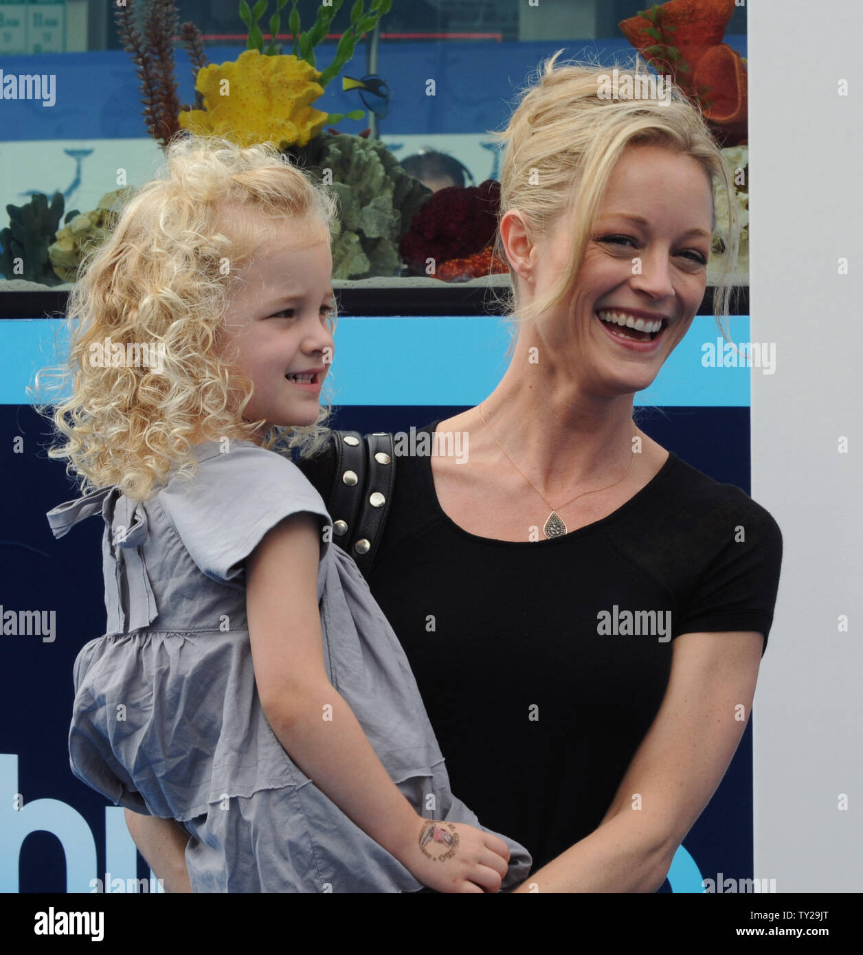Actress Teri Polo and her daughter Bayley attend the premiere of the motion  picture family drama "Dolphin Tale", in Los Angeles on September 17, 2011.  UPI/Jim Ruymen Stock Photo - Alamy