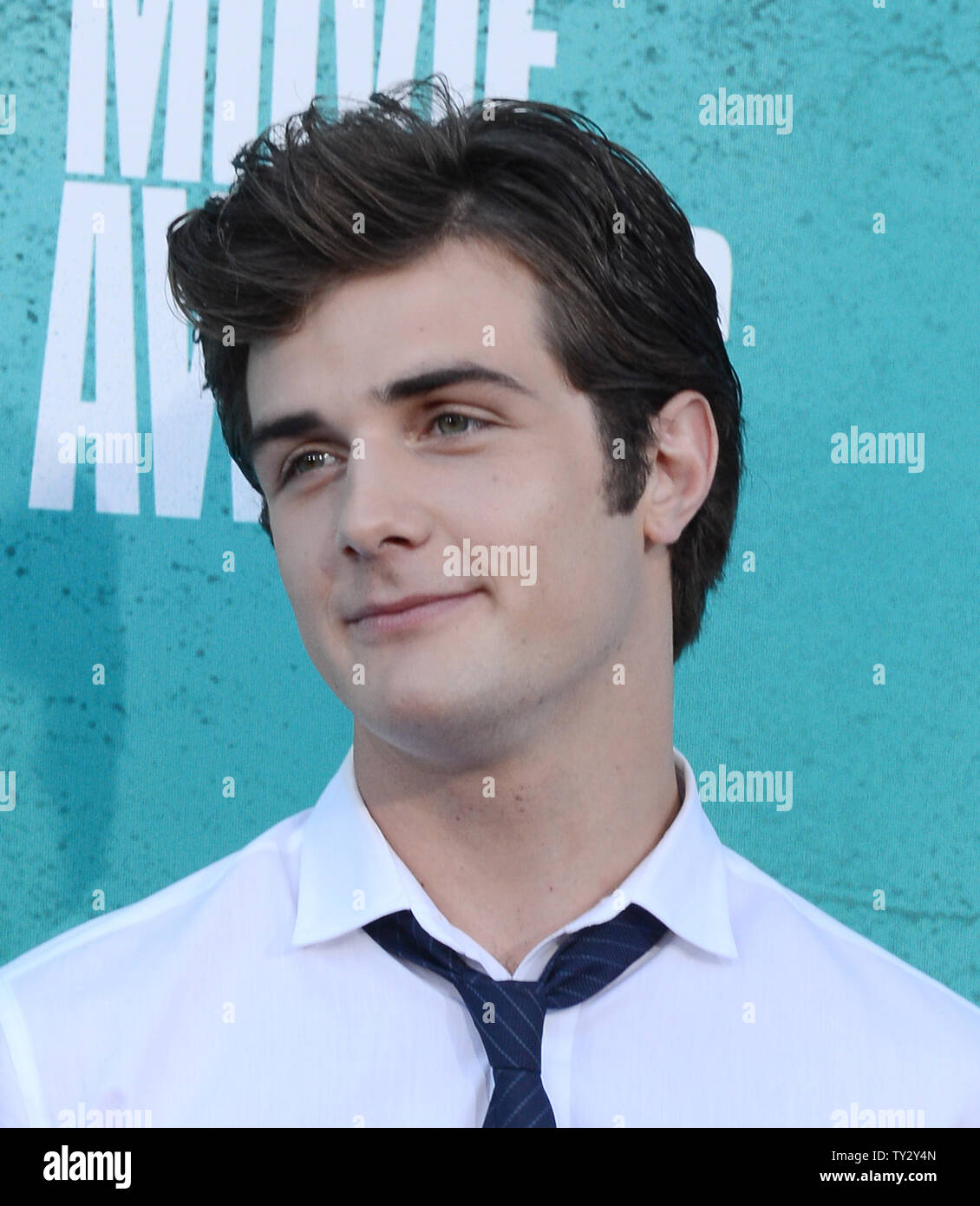 Actor Beau Mirchoff arrives at the MTV Movie Awards at the Gibson