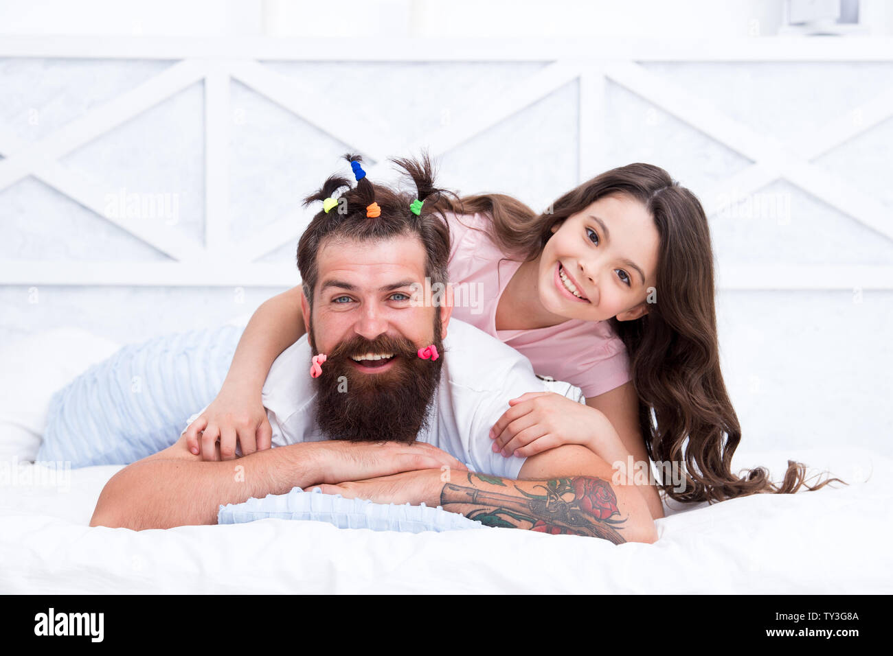 Бородатый папа. Бородатый папа. Бородатый папа мило. Бородатый отец. Бородатый папа.