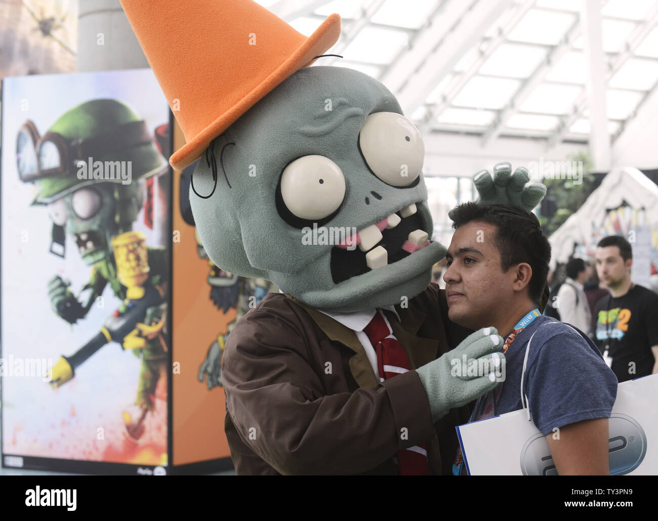 Plants vs zombies hi-res stock photography and images - Alamy