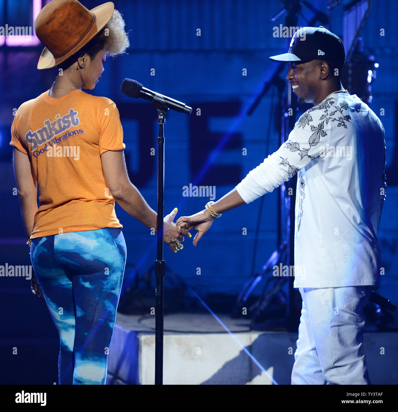 Singers Erykah Badu (L) and Kendrick Lamar perform on stage during BET  Awards 13, at the Nokia Theatre in Los Angeles on June 30, 2013. UPI/Jim  Ruymen Stock Photo - Alamy