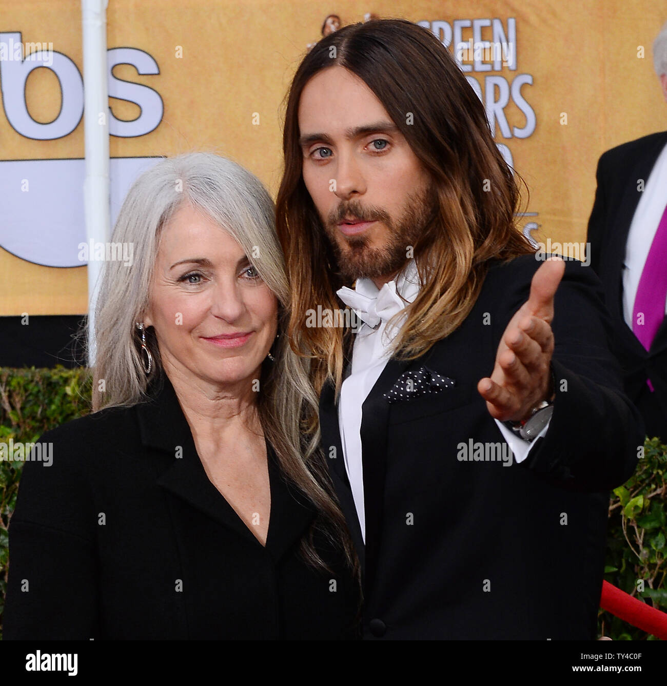 Actor Jared Leto (R) and Constance Leto arrive for the 20th annual SAG