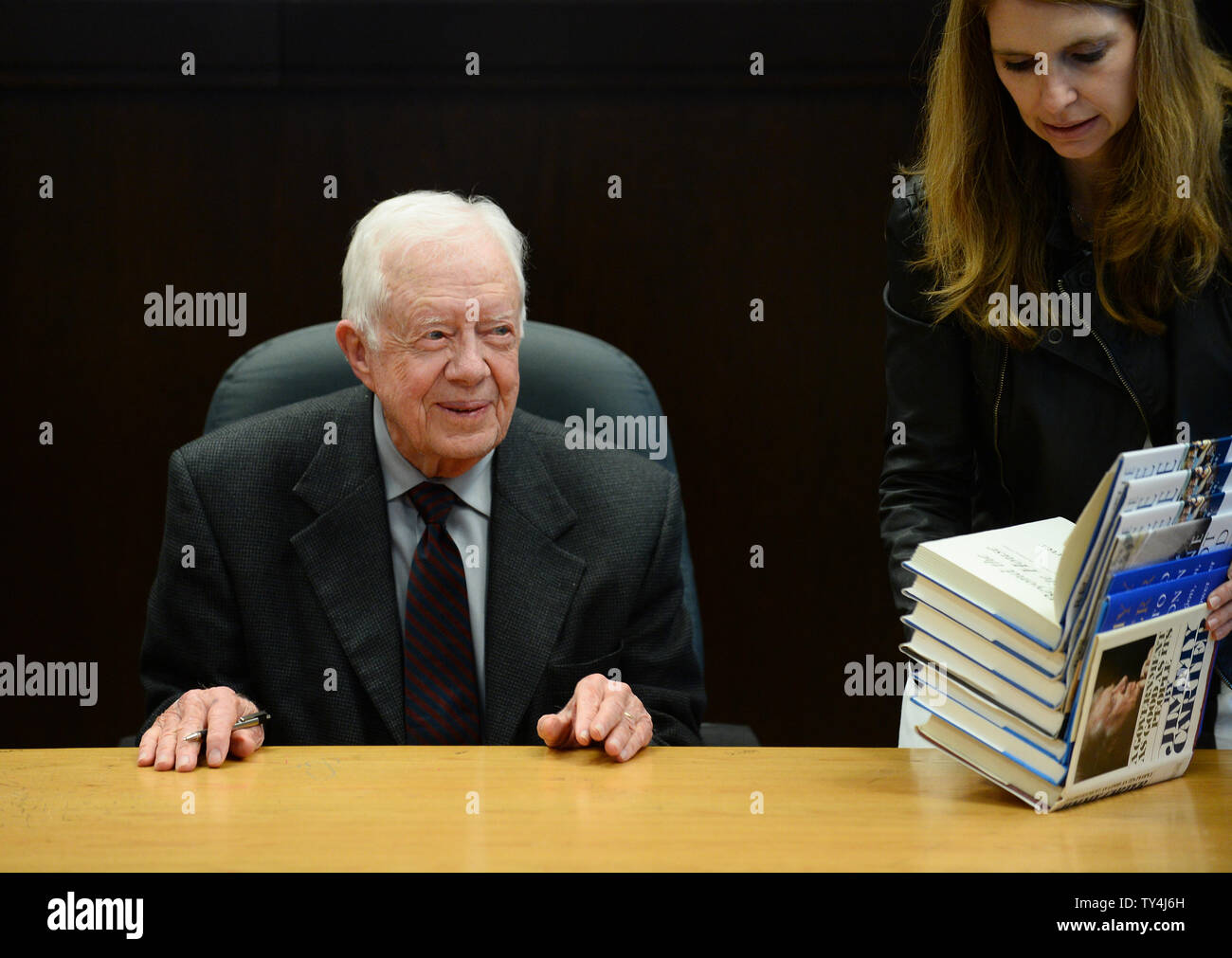 Former U S President Jimmy Carter Signs Copies Of His New Book A