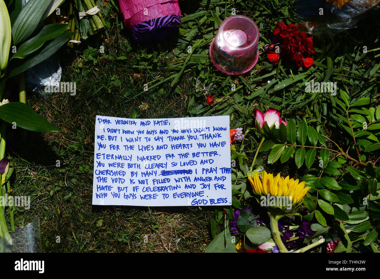 Messages were left at a makeshift memorial in front of the Alpha Phi sorority house on Monday, May 26, 2014. The sorority house was among four locations targeted by Elliot O. Rodger in the Friday night rampage where students Veronika Weiss and Katherine Breann Cooper were shot and killed.   UPI/Jim Ruymen Stock Photo
