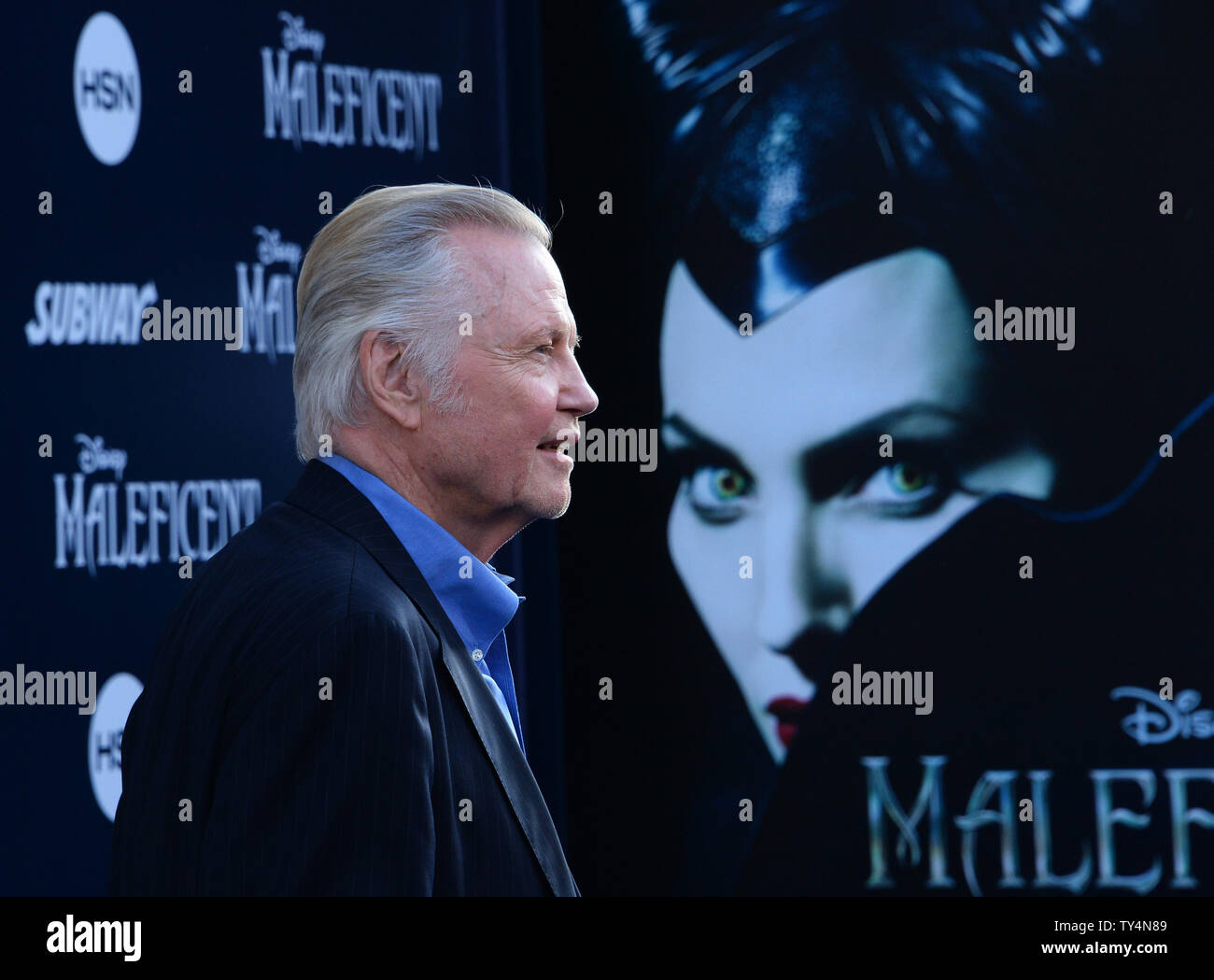 Actor Jon Voight attends the premiere of the motion picture fantasy ...