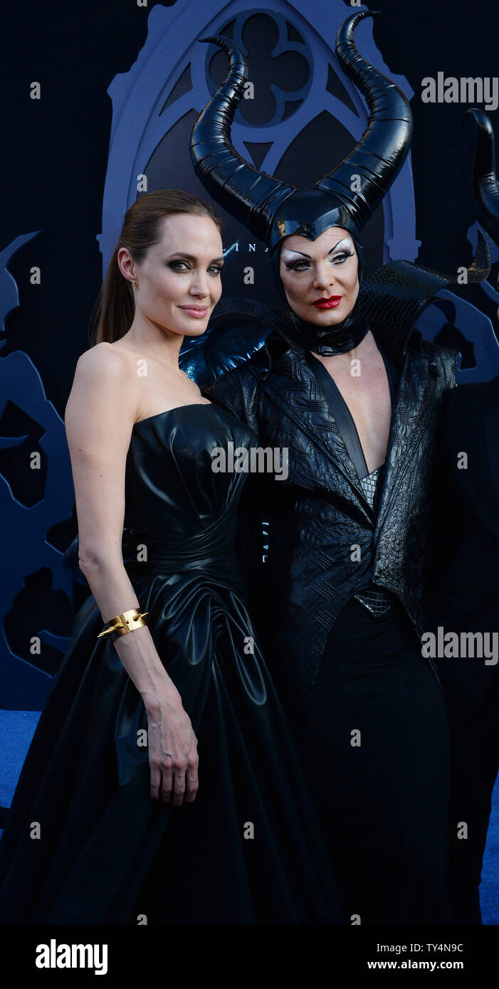 Cast member Angelina Jolie (L) attends the premiere of the motion ...