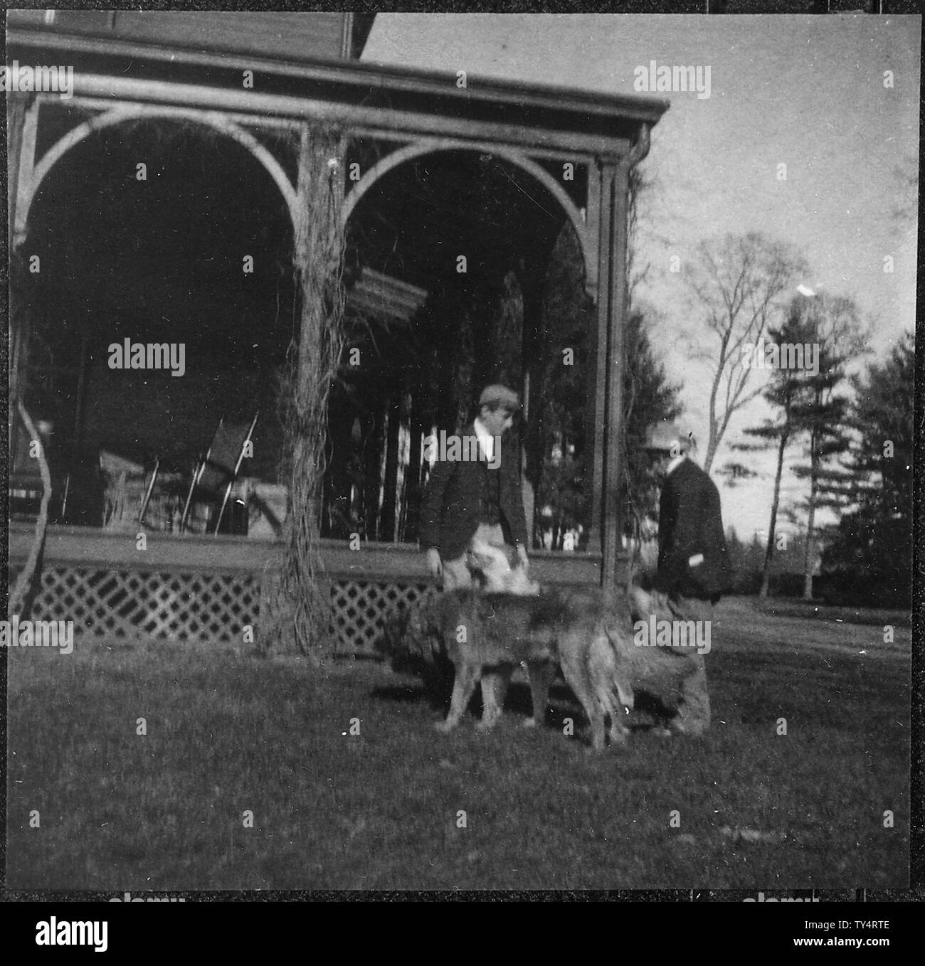 Franklin D. Roosevelt with his father in Hyde Park Stock Photo