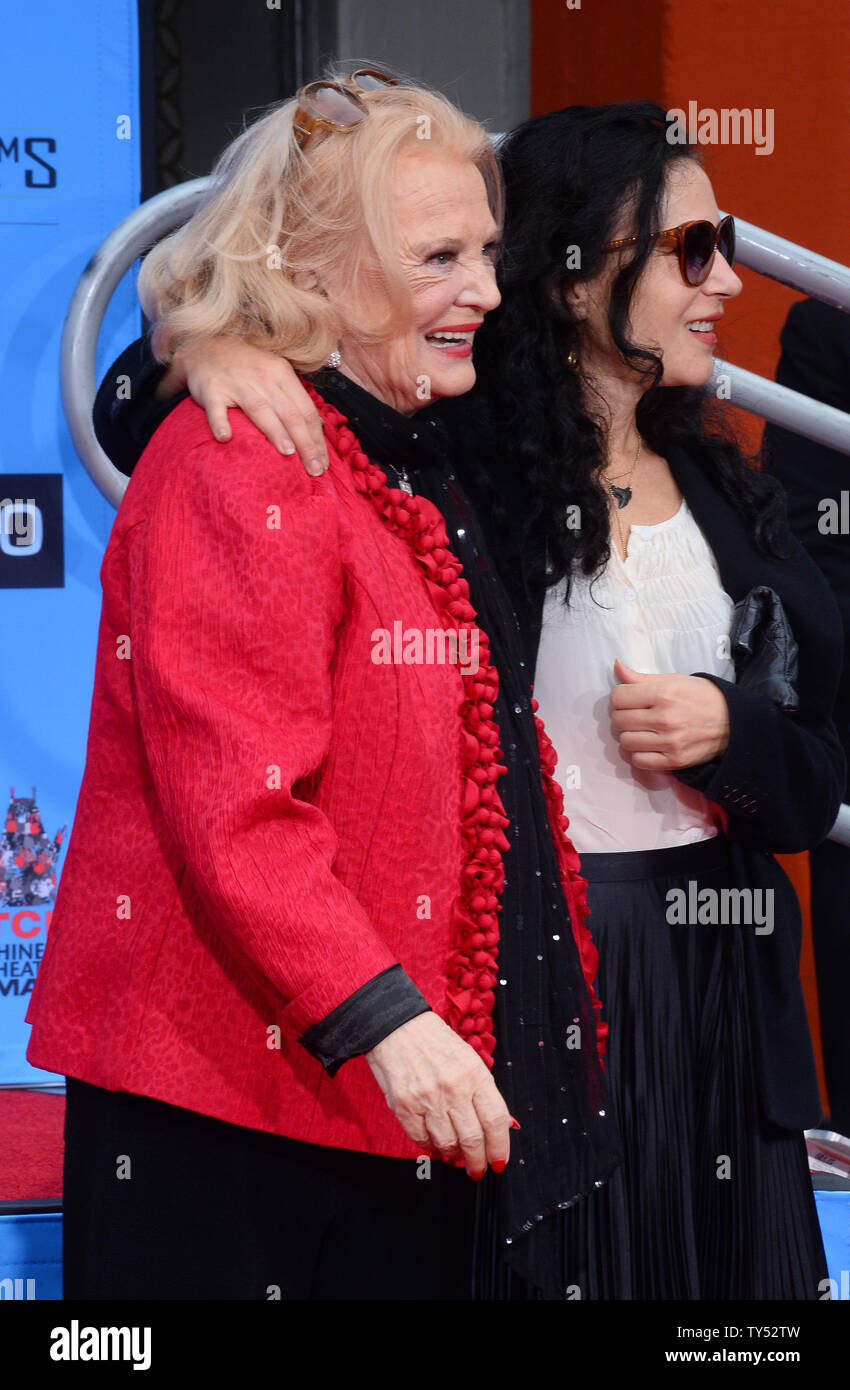 US actress Gena Rowlands and her daughter Zoe Cassavetes pose at