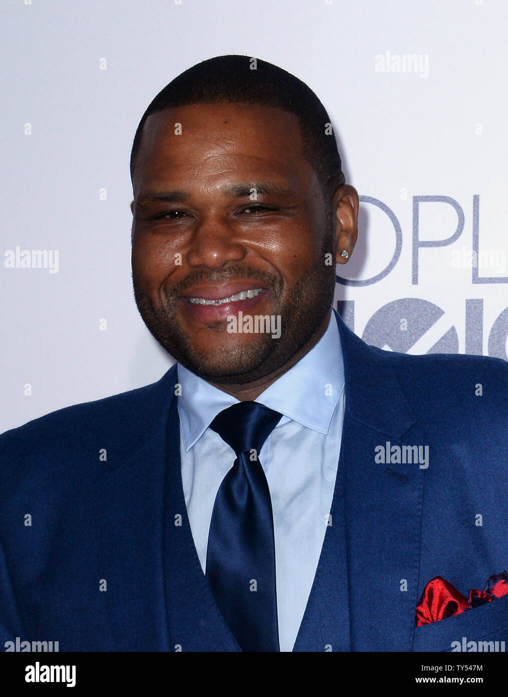 Actor Anthony Anderson arrives for the 41st annual People's Choice ...