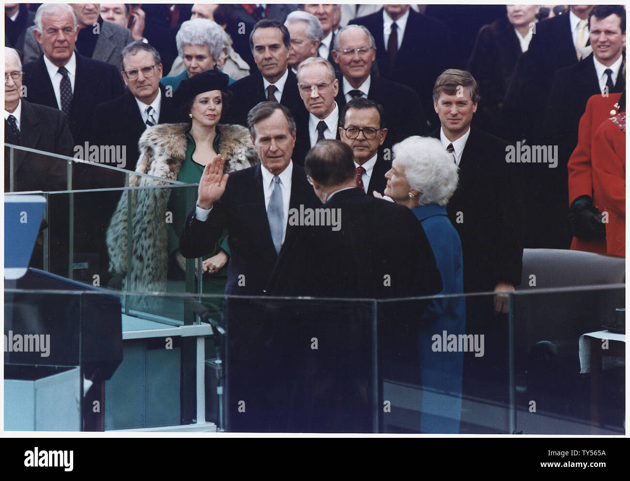 George Bush Takes The Oath Of Office As The 41st President Of The United States Stock Photo Alamy George Bush Takes The Oath Of Office As The 41st President Of The United States Stock Photo Alamy