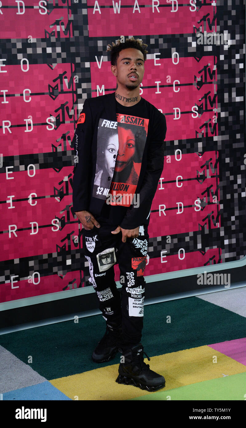 Rapper Vic Mensa arrives on the red carpet for the 32nd annual MTV Video  Music Awards