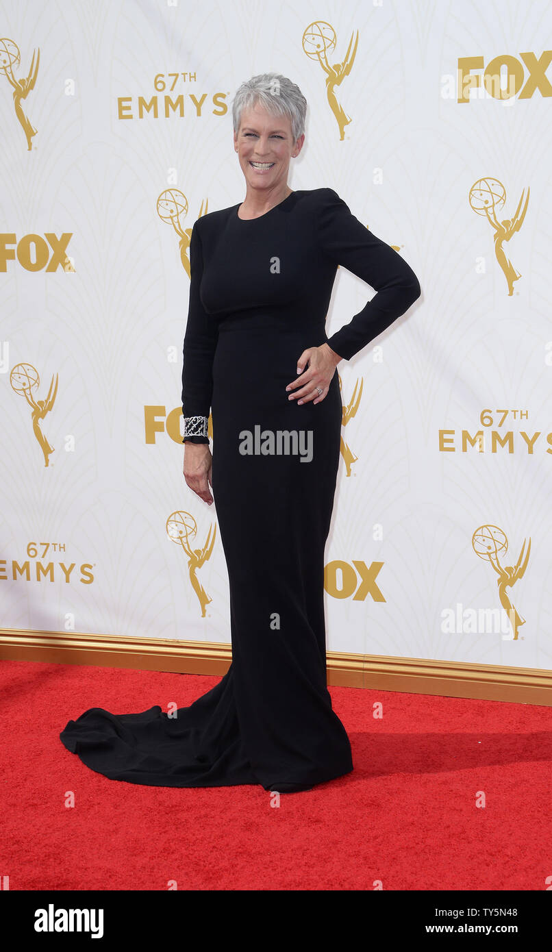 Actress Jamie Lee Curtis arrives at the 67th Primetime Emmy Awards in