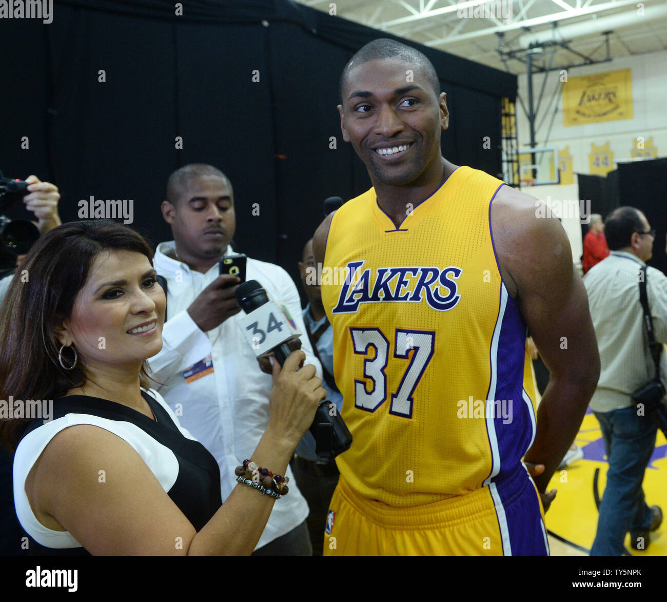 Los angeles lakers jersey hi-res stock photography and images - Alamy