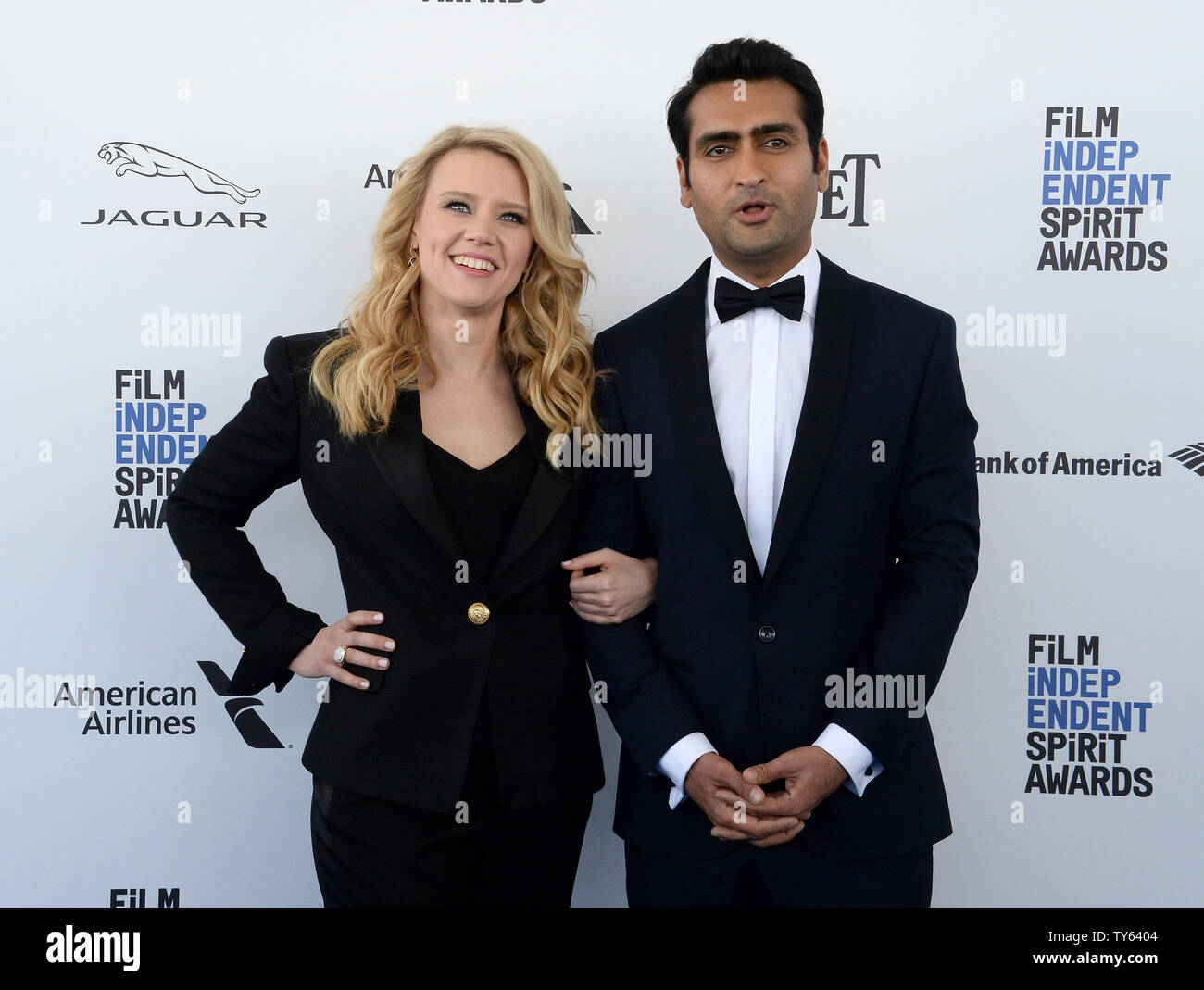 From left, actors Kate McKinnon and Kumail Nanjiani attend the 31st