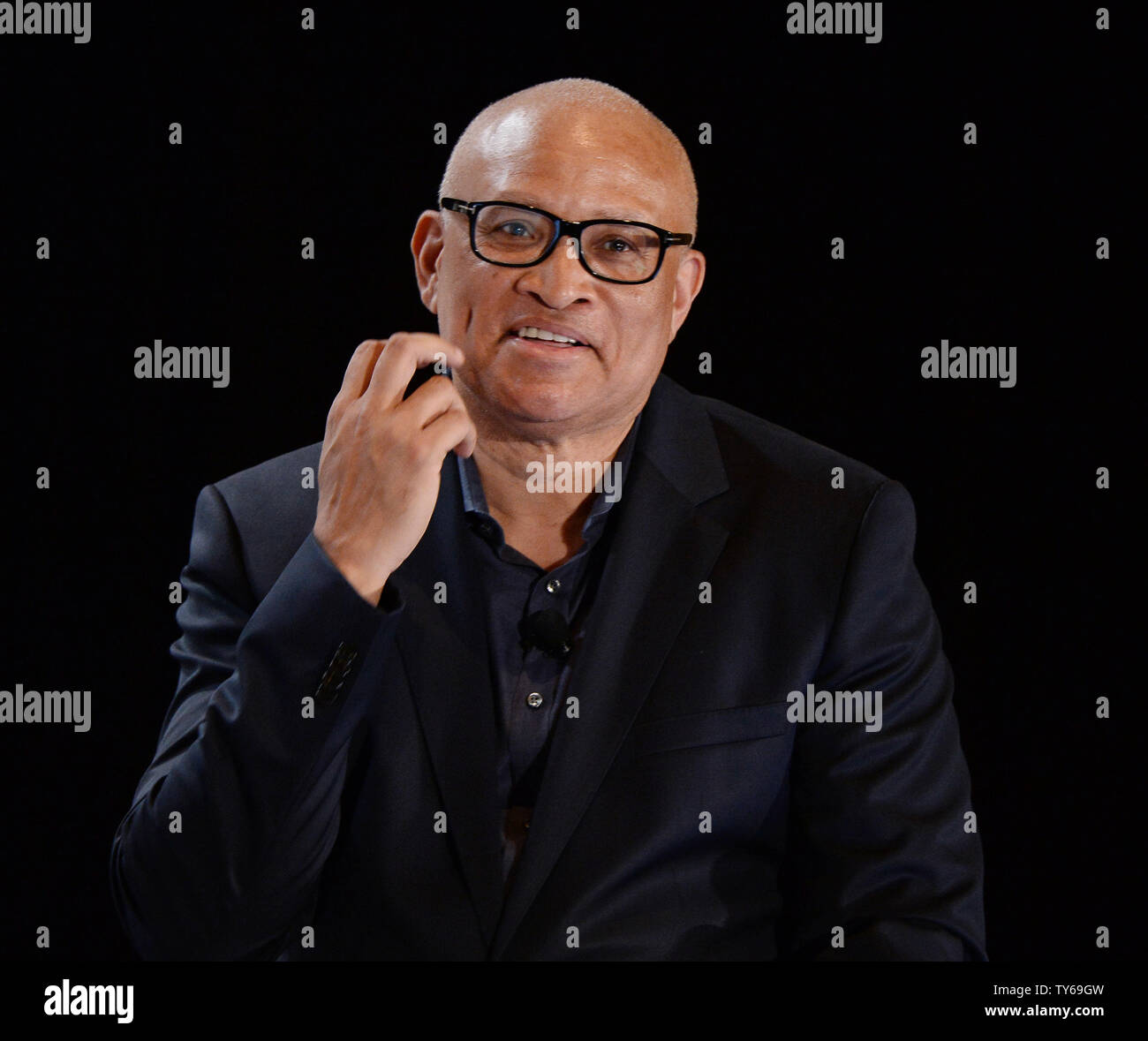 Panel show host hires stock photography and images Alamy