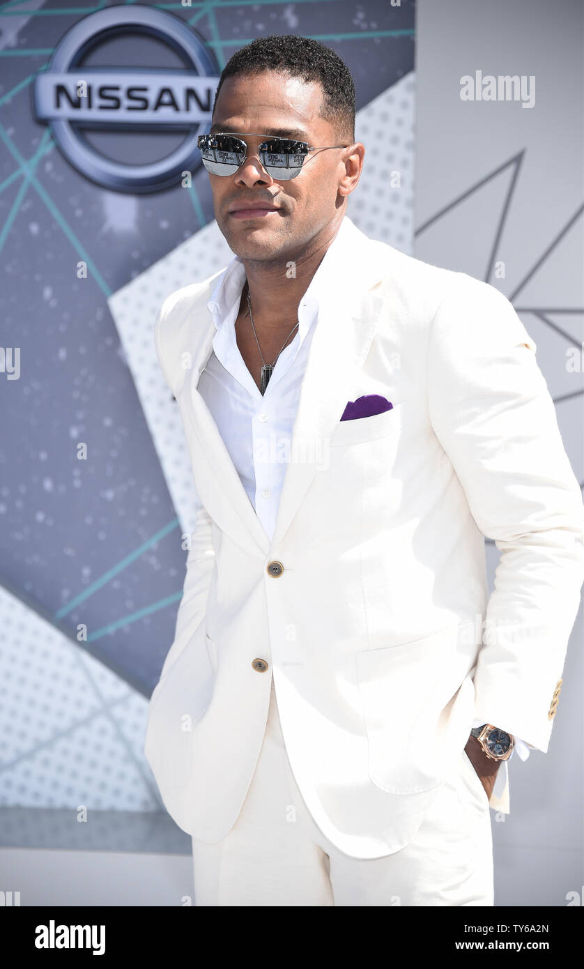 Singer Maxwell attends the 16th annual BET Awards at Microsoft Theater