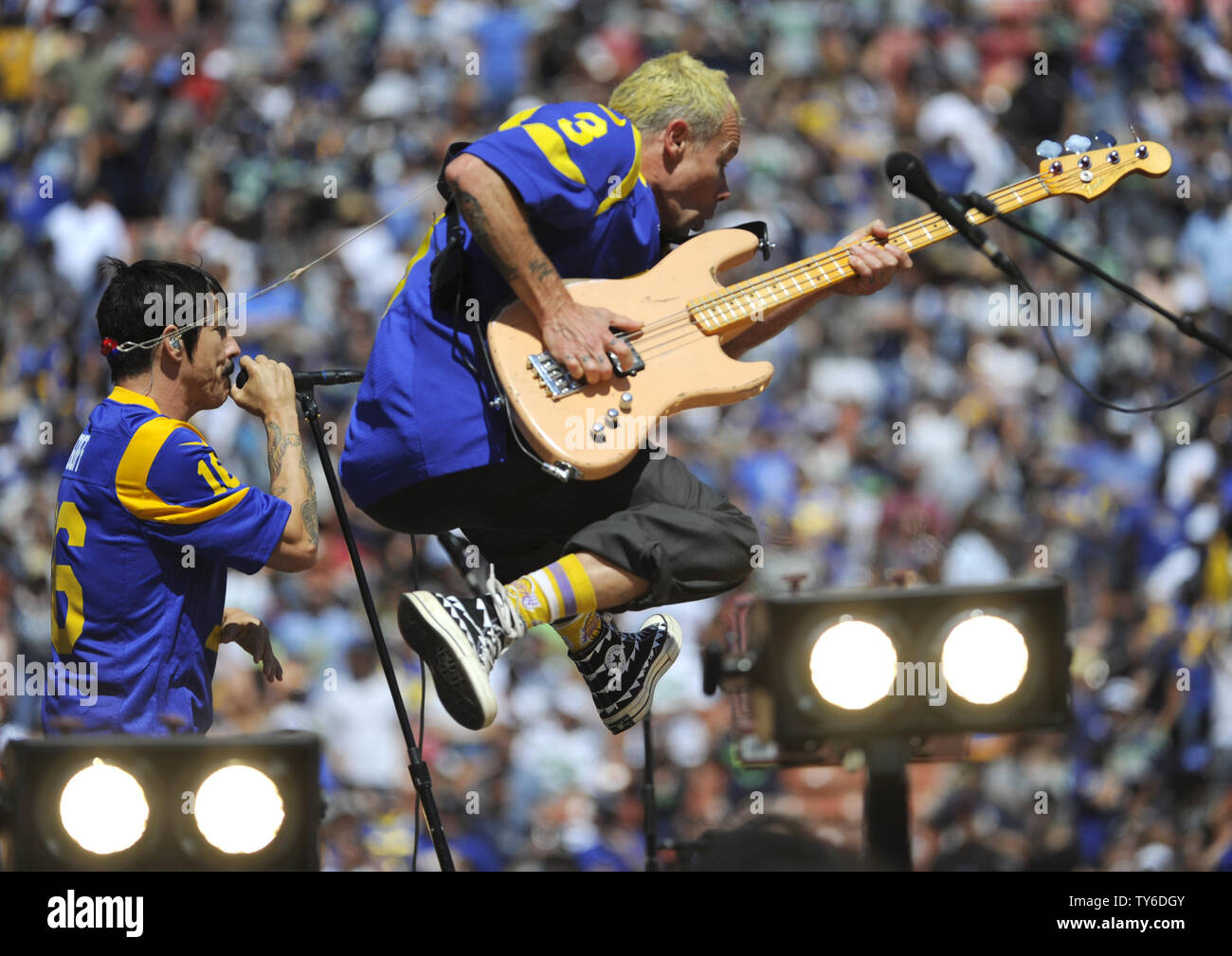 The Red Hot Chili Peppers perform a mash-up with Bootsy Collins
