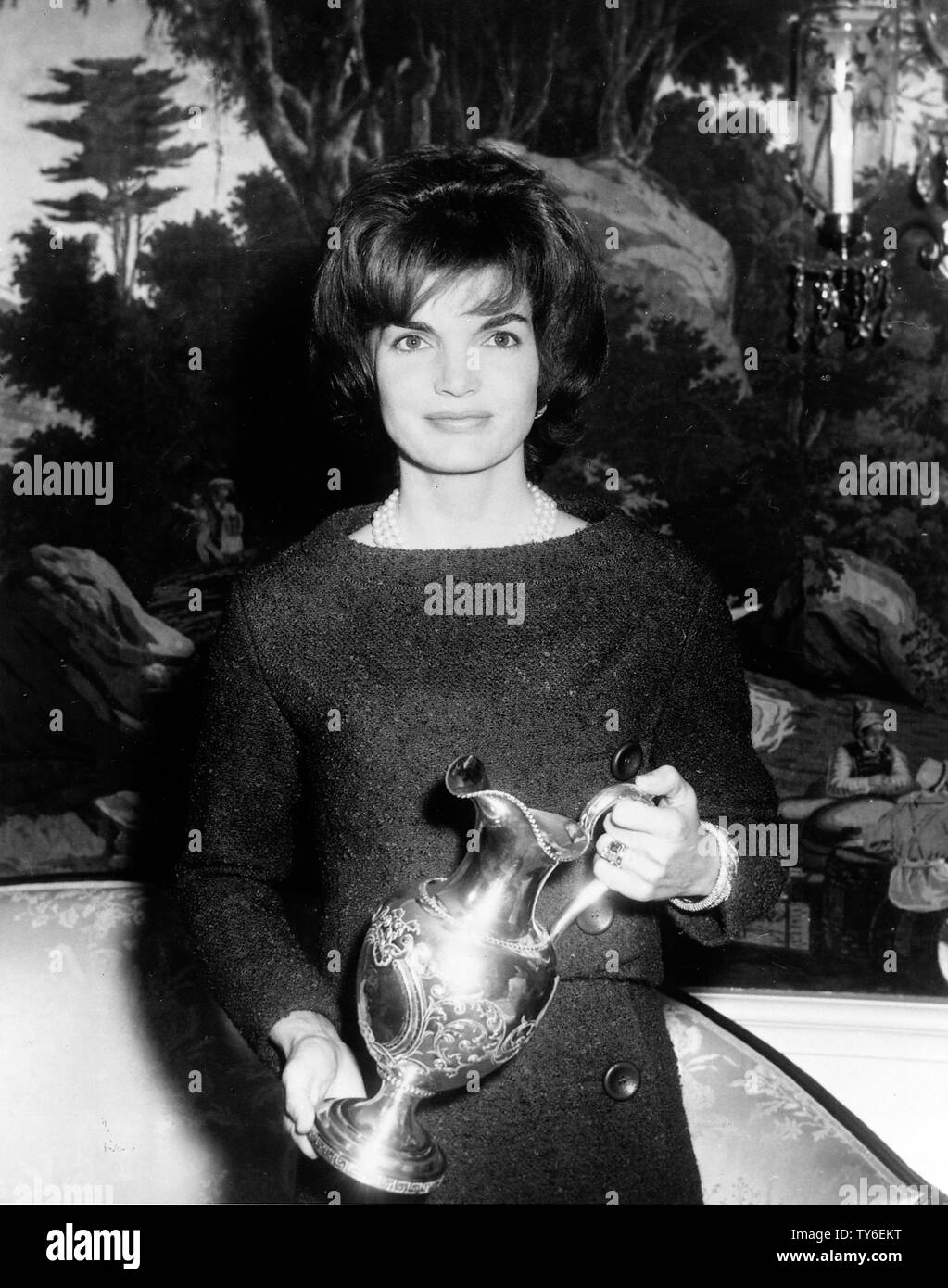 Jacqueline Kennedy in Diplomatic Reception Room, 1961 Stock Photo