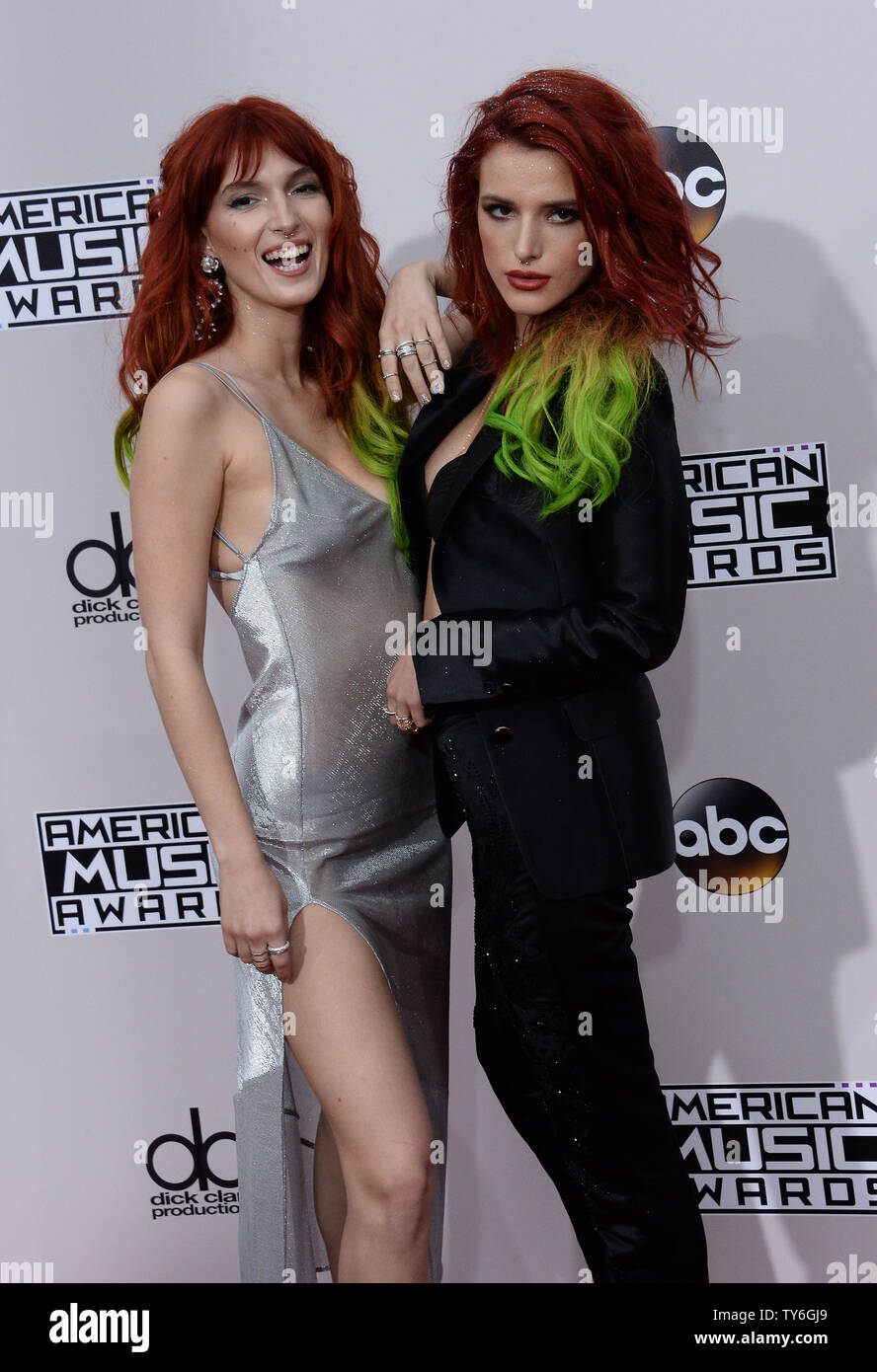 Actresses Dani Thorne (L) and Bella Thorne arrive for the 2016 American Mus...