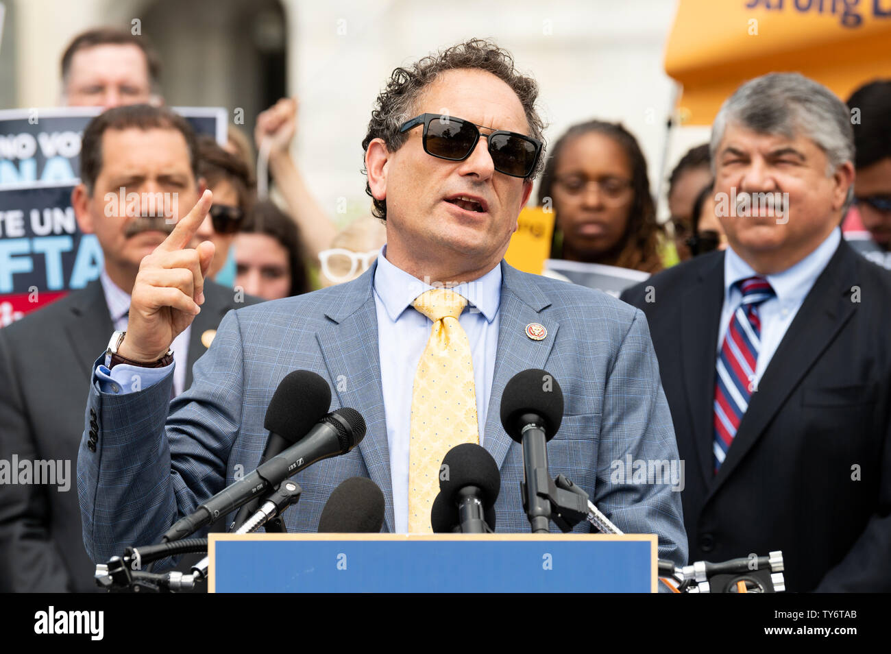 U.S. Representative Andy Levin (D-MI) speaking at a rally against the proposed United States–Mexico–Canada Agreement (USMCA), the proposed successor to NAFTA, at the Capitol. Stock Photo