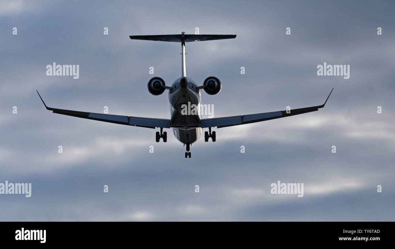 Bombardier crj900 air canada hi-res stock photography and images - Alamy