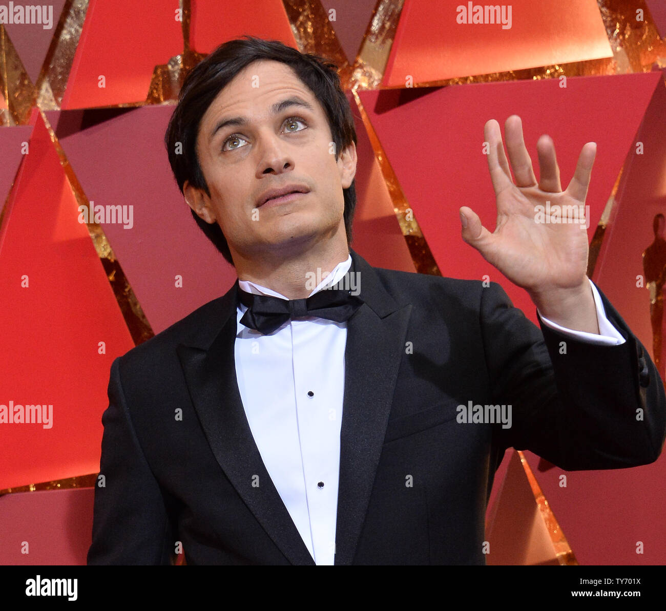 Gael Garca Bernal Actor Gael García Bernal arrives on the red carpet for the 89th annual