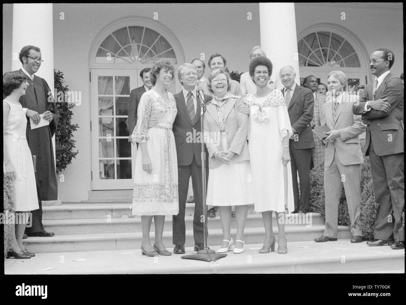 Jimmy Carter participates in the swearing-in ceremony for Patricia ...