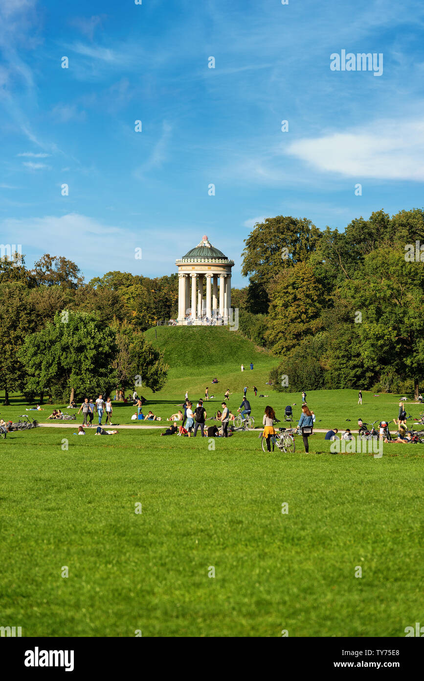 Englischer Park Stock Photos & Englischer Park Stock Images - Alamy
