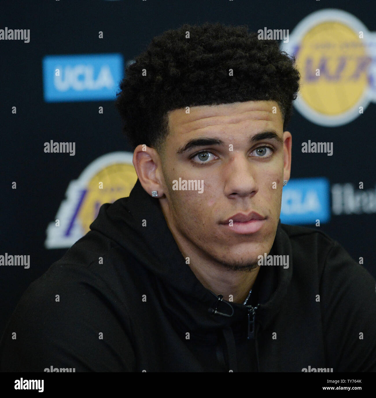 Lavar ball lonzo hi-res stock photography and images - Alamy