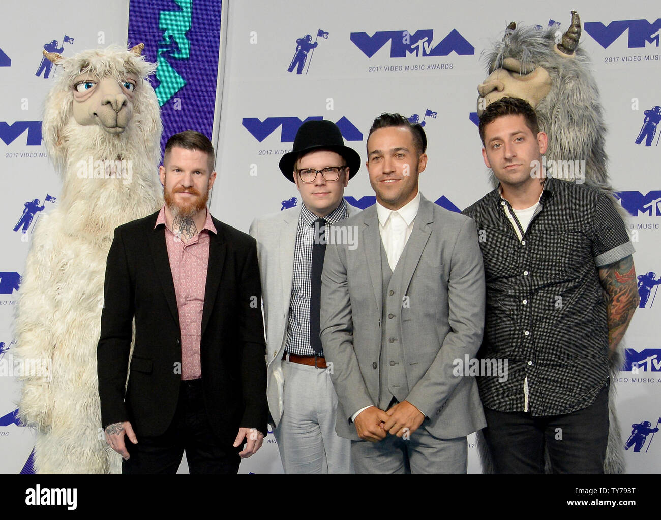 Fall out boy vmas hires stock photography and images Alamy