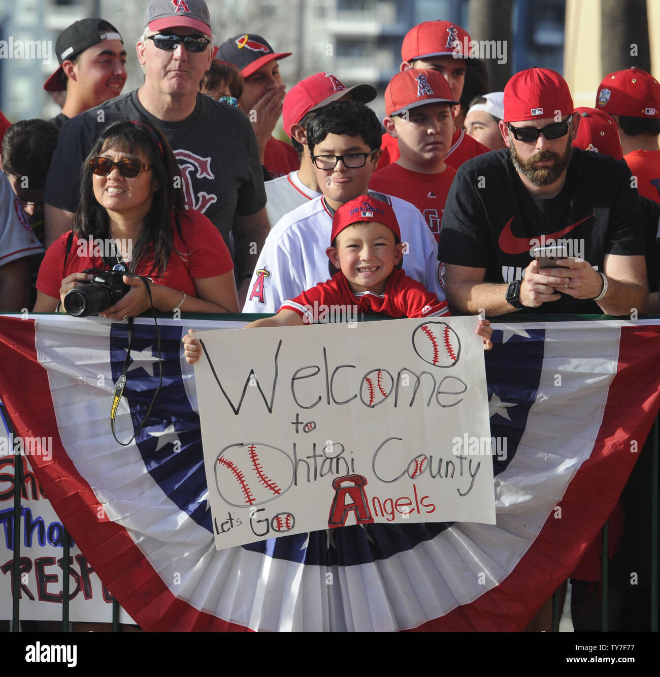 Ohtani jersey hi-res stock photography and images - Alamy