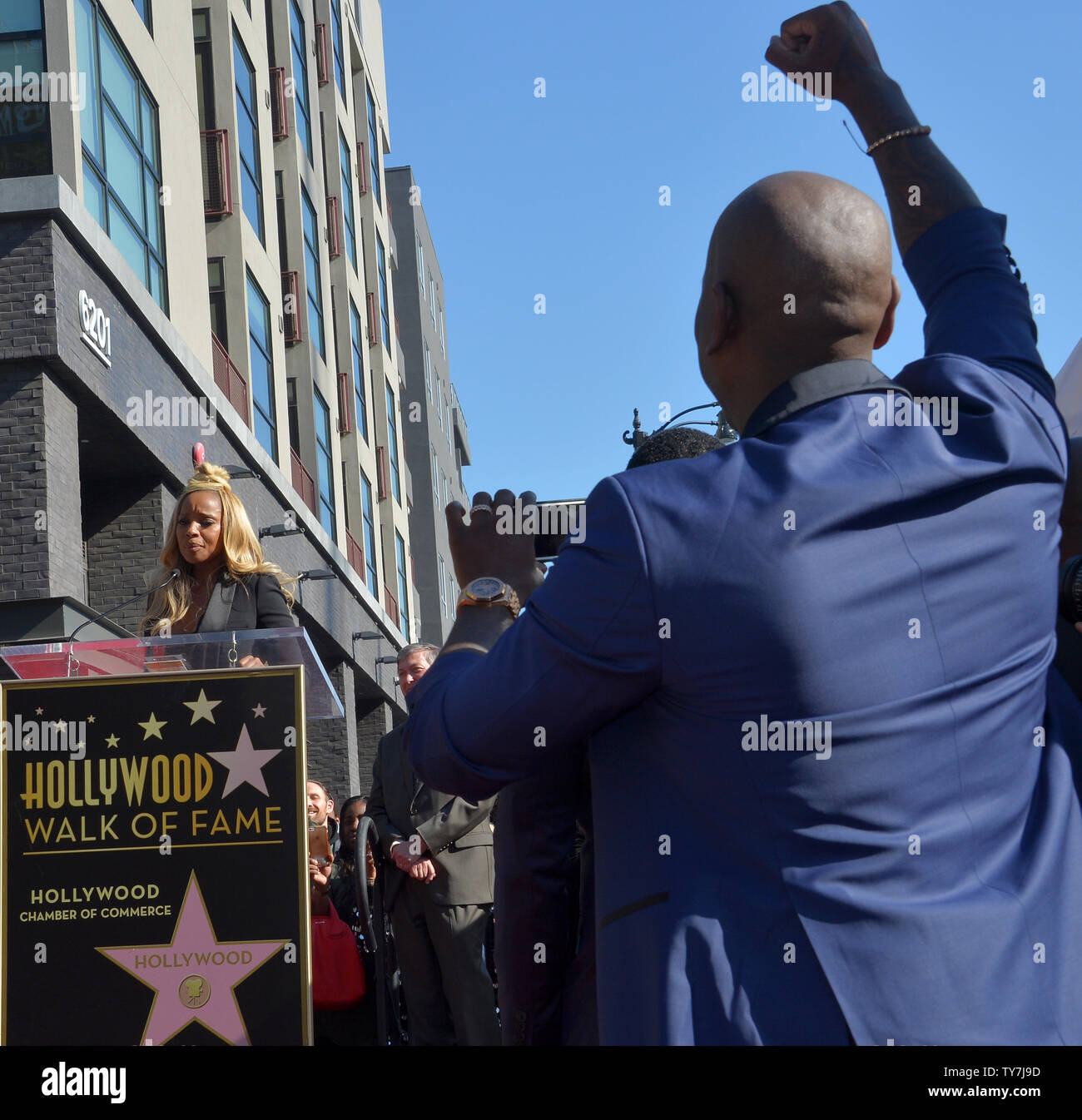 Singer and actress Mary J. Blige thanks fans as Tyrese reacts (R