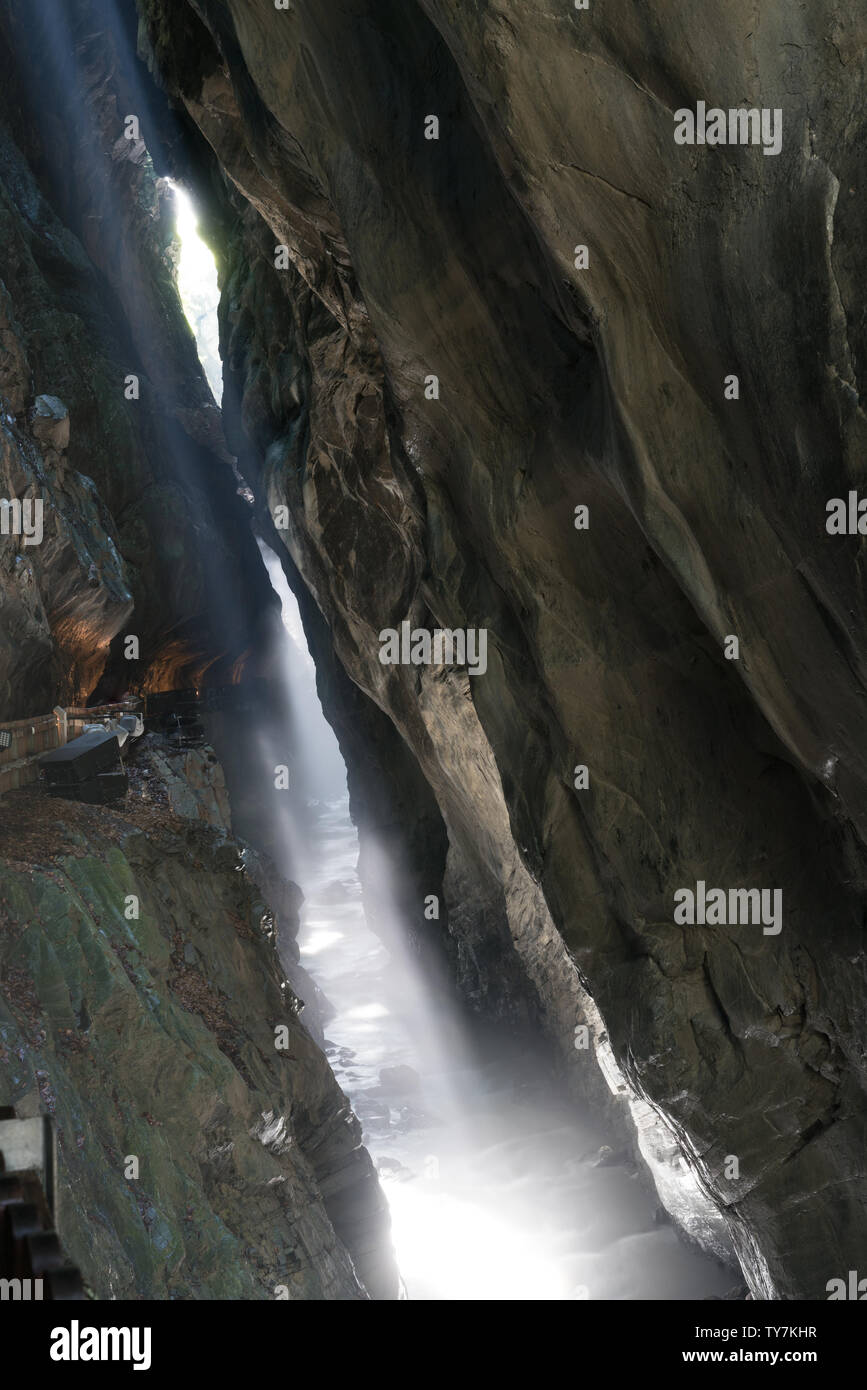Deep narrow valley hires stock photography and images Alamy