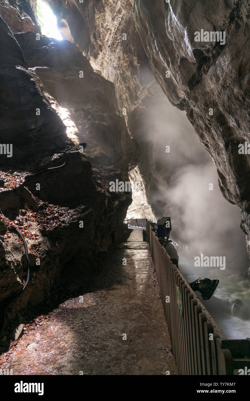 Deep narrow valley hires stock photography and images Alamy