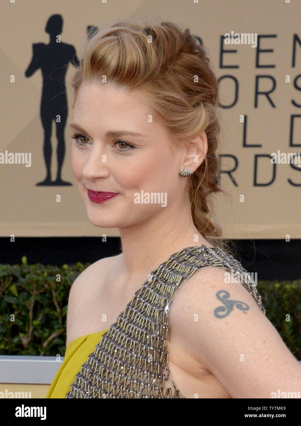 Alexandra Breckenridge arrives for the the 24th annual SAG Awards held