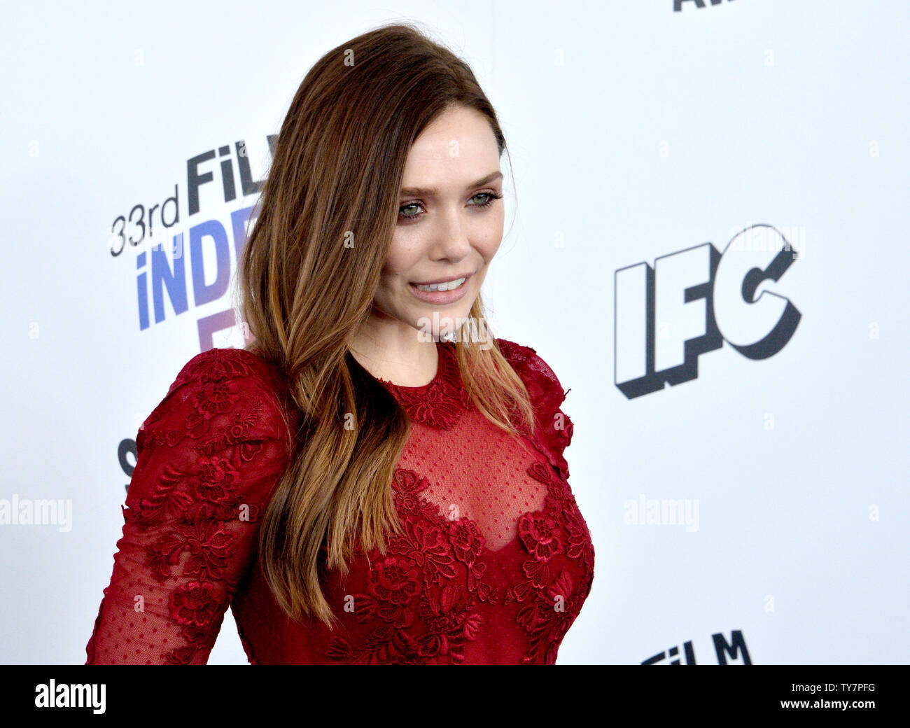 Actor Elizabeth Olsen Attends The 33rd Annual Film Independent Spirit Awards In Santa Monica California On March 3 18 Photo By Jim Ruymen Upi Stock Photo Alamy Actor Elizabeth Olsen Attends The 33rd Annual Film Independent Spirit Awards In Santa Monica California On March 3 18 Photo By Jim Ruymen Upi Stock Photo Alamy