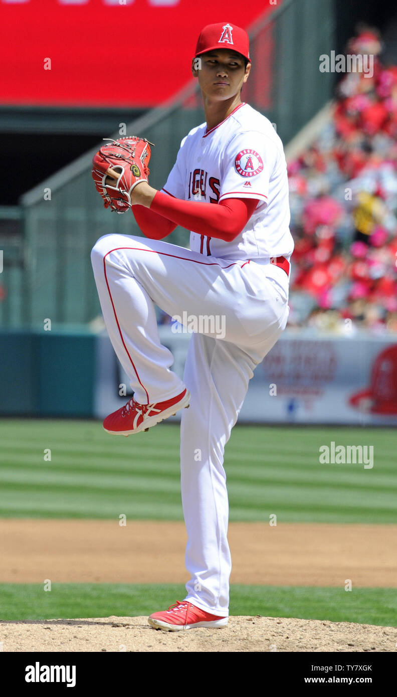 Shohei ohtani pitches hi-res stock photography and images - Alamy