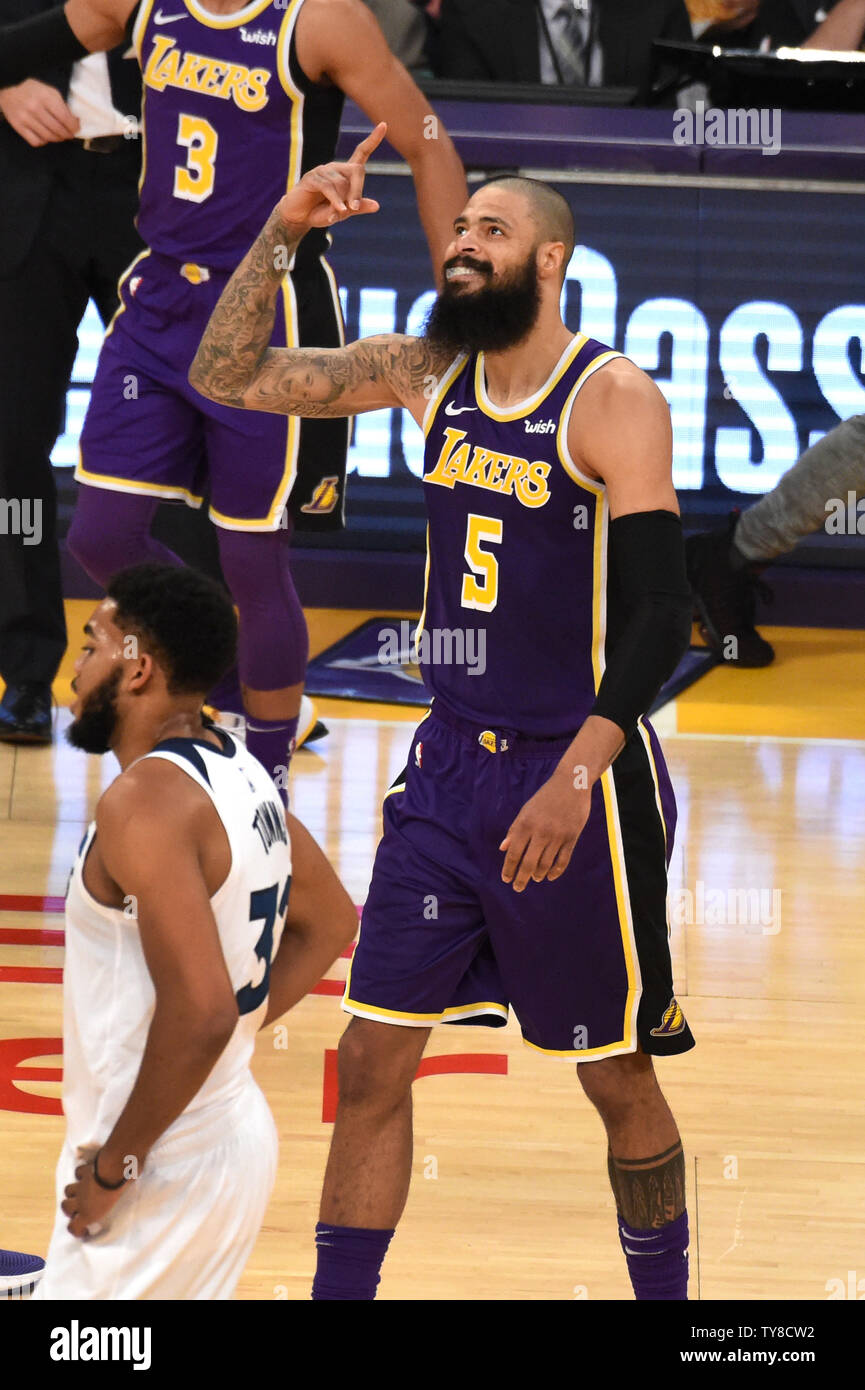 Los angeles lakers court hi-res stock photography and images - Alamy