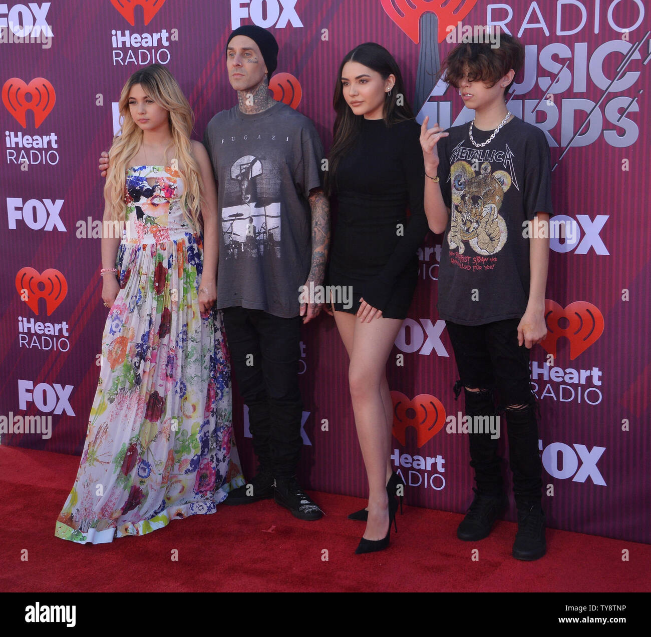 Atiana de la hoya and travis barker hi-res stock photography and images