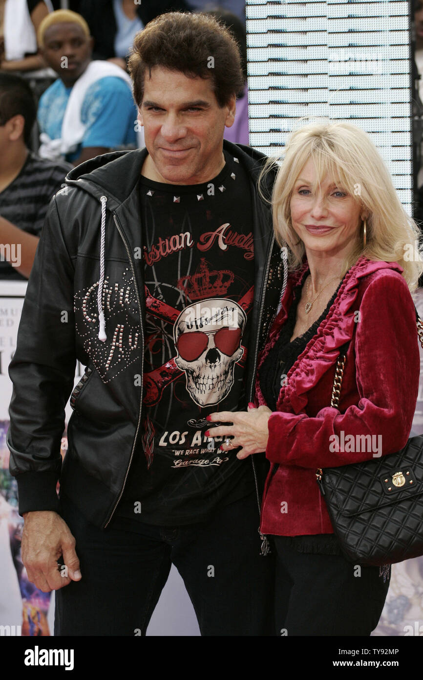 Lou Ferrigno and wife Carla attend the premiere of 'This Is It', at NokiaTheatre in Los Angles on October 27, 2009. The film is a compilation of interviews, rehearsals and backstage footage of Michael Jackson as he prepared for his series of sold-out shows in London.   UPI/Jonathan Alcorn Stock Photo