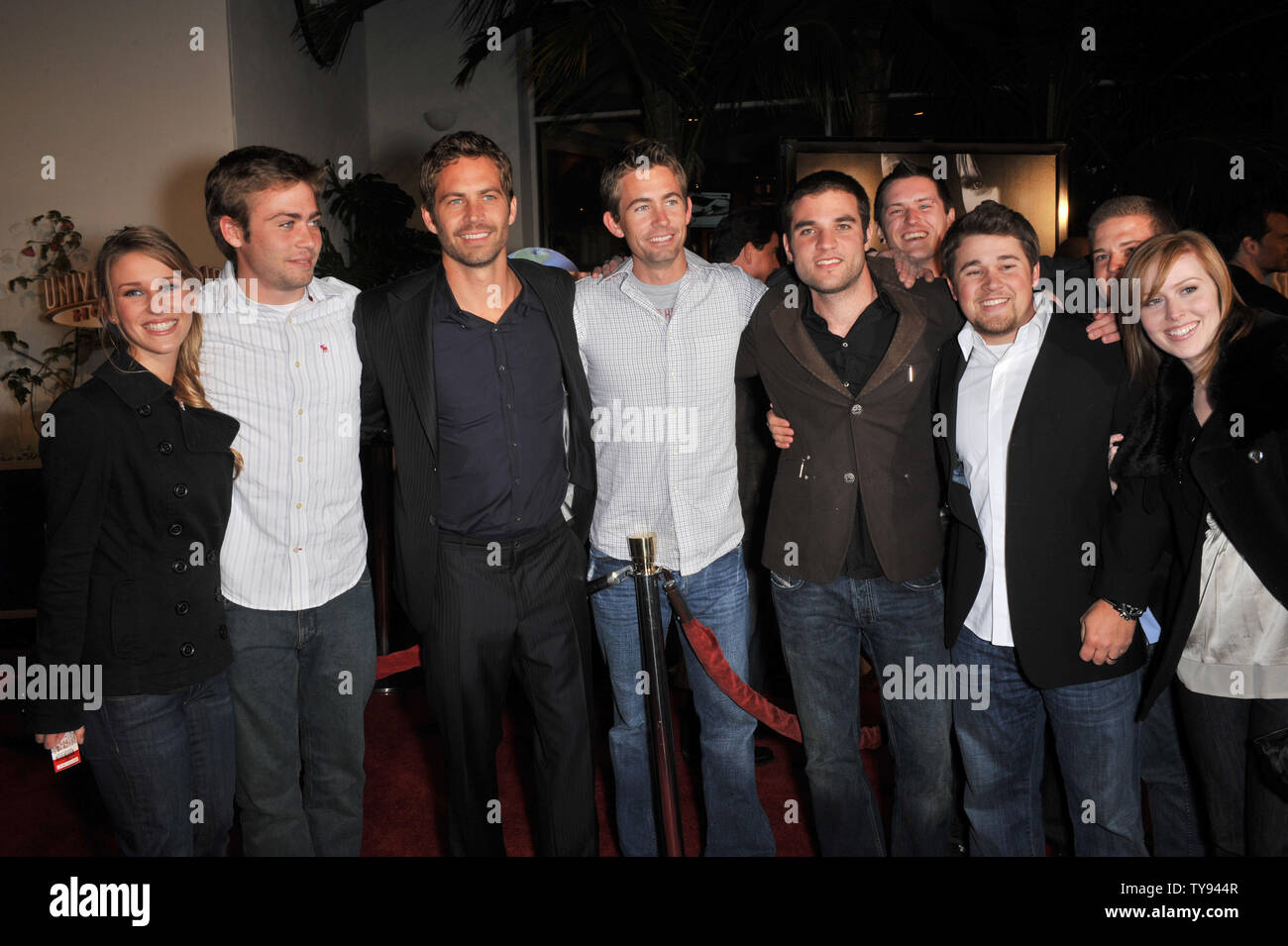 Maken Uitgebreid evenwicht LOS ANGELES, CA. March 12, 2009: Paul Walker & family at the world premiere  of his