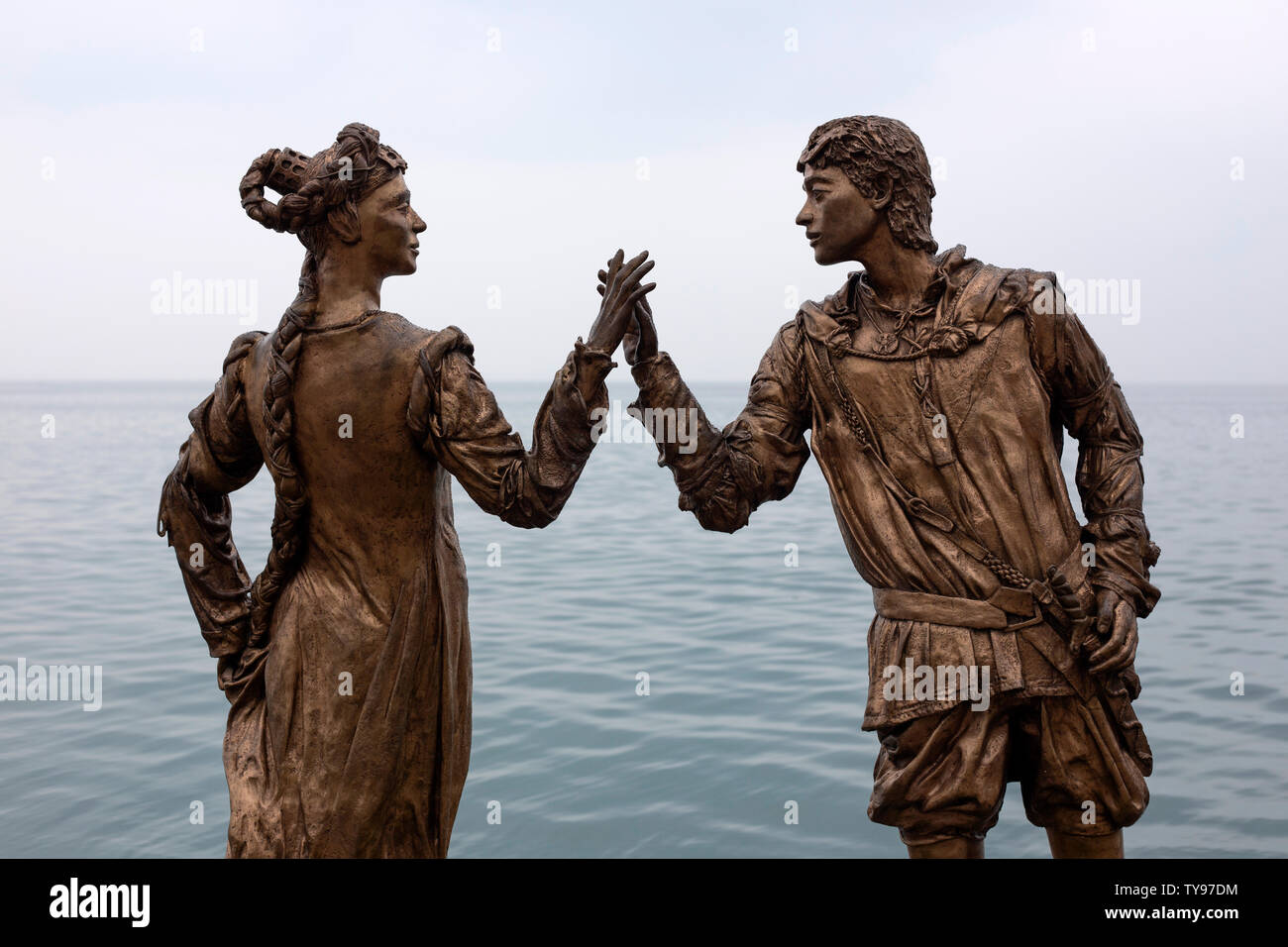 A statue of Romeo and Juliet touching hands, by Verona sculptor Nicola