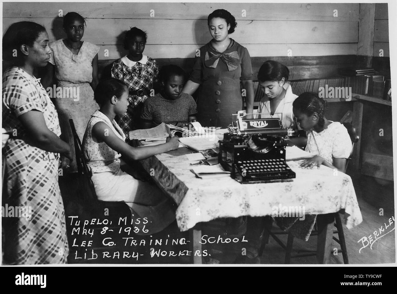 NYA:Lee County Training School(Negro):Tupelo, Mississippi:students at work  in library Stock Photo - Alamy